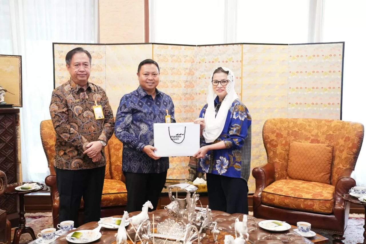 Penyerahan Santunan...