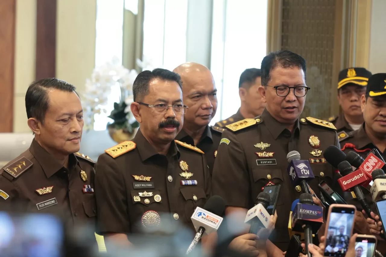 Lima Pejabat Tinggi...
