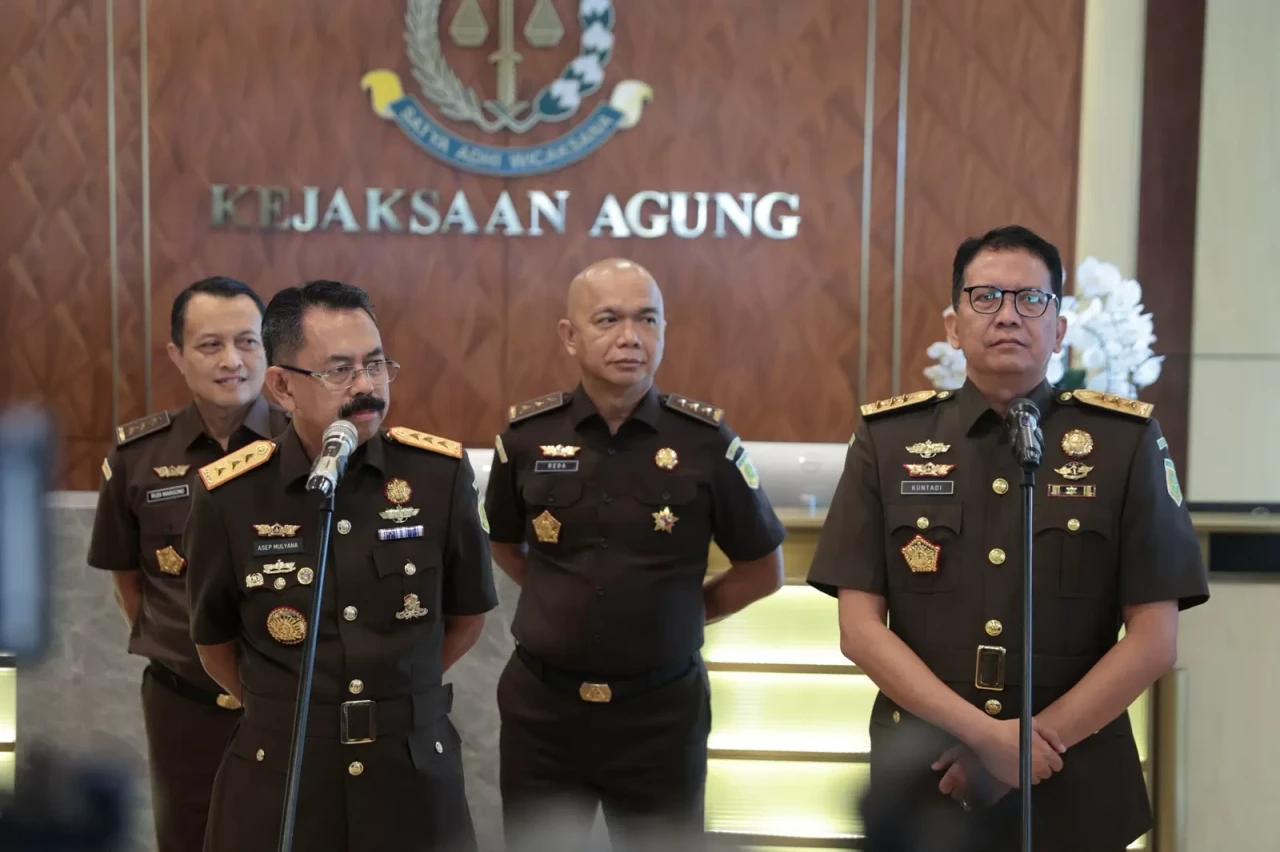 Lima Pejabat Tinggi...