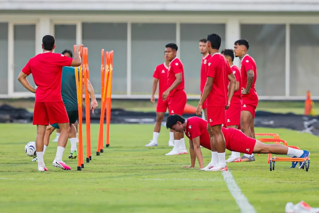 Latihan Timnas Indonesia...
