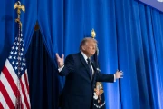 Trump: 2 Minggu Lagi,...