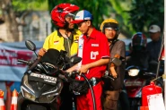 Suasana Pom Bensin Usai...