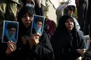Iran Tunda Lagi Pemakaman...