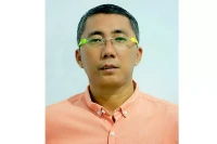 Dokter Tifa dan Roy...