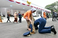 1-Kisah Calvin dan Yehezkiel,...