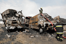 Truk BBM Terbakar dan...