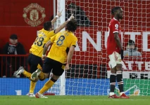 Gempuran Wolves Saat...