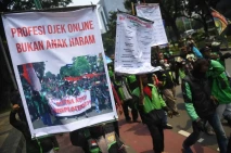Aksi Unjuk Rasa Ojol...