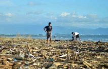Tumpukan Sampah Cemari...
