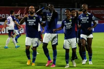 Persib Menang Atas Persita...