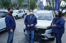 Penyerahan Perdana Mobil...