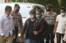 KPK Tangkap Sejumlah...