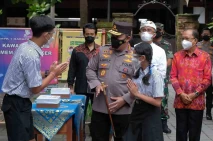 Kapolri Tinjau PTM di...