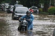 Banjir Rendam Kawasan...