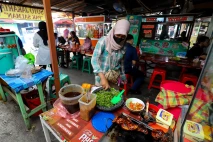 Asyik, PKL dan Nelayan...