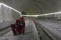 Menyusuri Proyek Jalur...