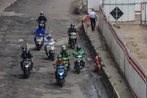 Jalan Berlubang dan...