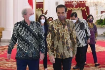 Presiden Jokowi Terima...
