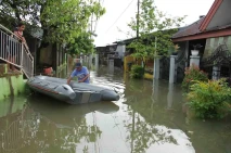 Banjir Rendam Puluhan...