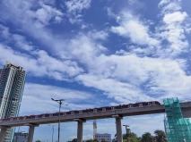LRT Jabodebek Beroperasi...