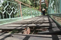 Waspada, Jembatan Penghubung...