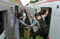 Gangguan Listrik KRL...