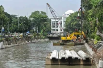 Pemasangan Turap di...