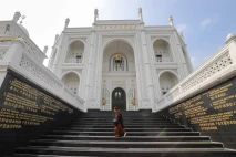 Pesona Masjid Ramlie...