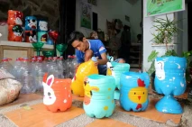 Pot Bunga Limbah Galon...