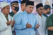 Erick Thohir Hadiri...