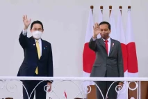 Presiden Jokowi Menerima...