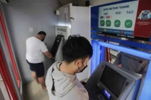 Penarikan Uang Tunai...