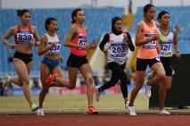 Agustina Raih Perak...