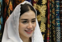 Potret Cantik Istri...