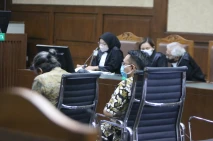 Suap Ditjen Pajak, Dua...