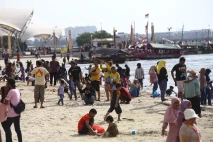 Manfaatkan Libur Nasional,...