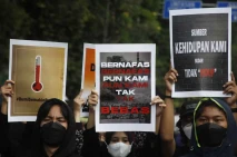 Mahasiswa UNS Gelar...
