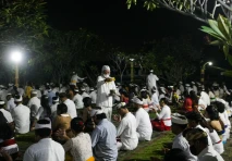 Ratusan Umat Hindu Peringati...