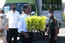 Momen Jokowi Ngangkut...