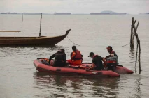 Kapal Tenggelam di Batam,...