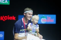 Viktor Axelsen Juara...