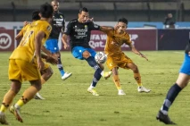 Persib Bandung Kalahkan...