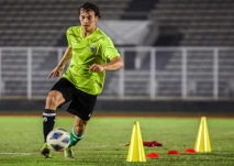 Potret Jim Croque, Pesepakbola...