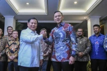 Pererat Komunikasi dan...