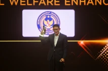 Kemenparekraf Raih Penghargaan...