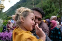 Tradisi Potong Rambut...