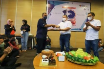 Bertajuk Senyawa Kolaborasi,...