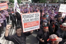 Tuntut Kenaikan Anggaran,...