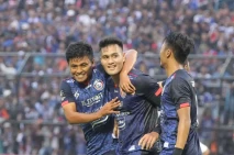 Unggul Agregat 4-1 atas...