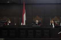 Tok! MK Tolak Legalisasi...
